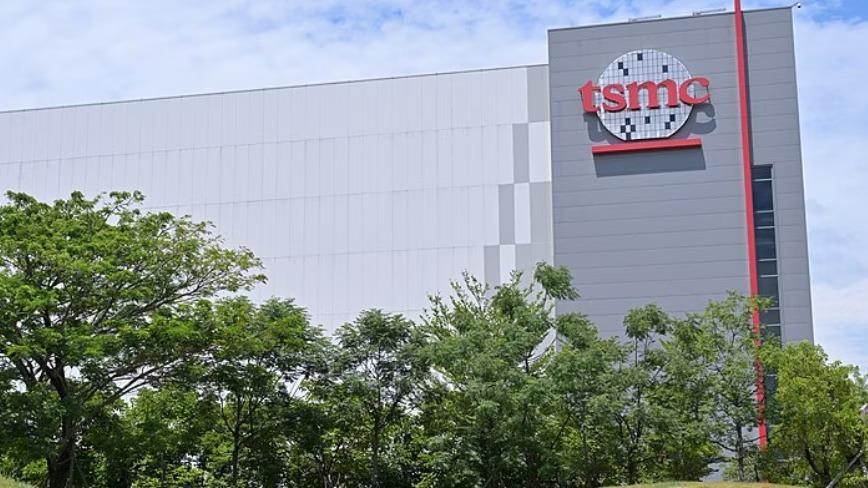 Акции TSMC упали на 4% после рекордной выручки: инвесторы сомневаются в окупаемости ИИ-инфраструктуры
