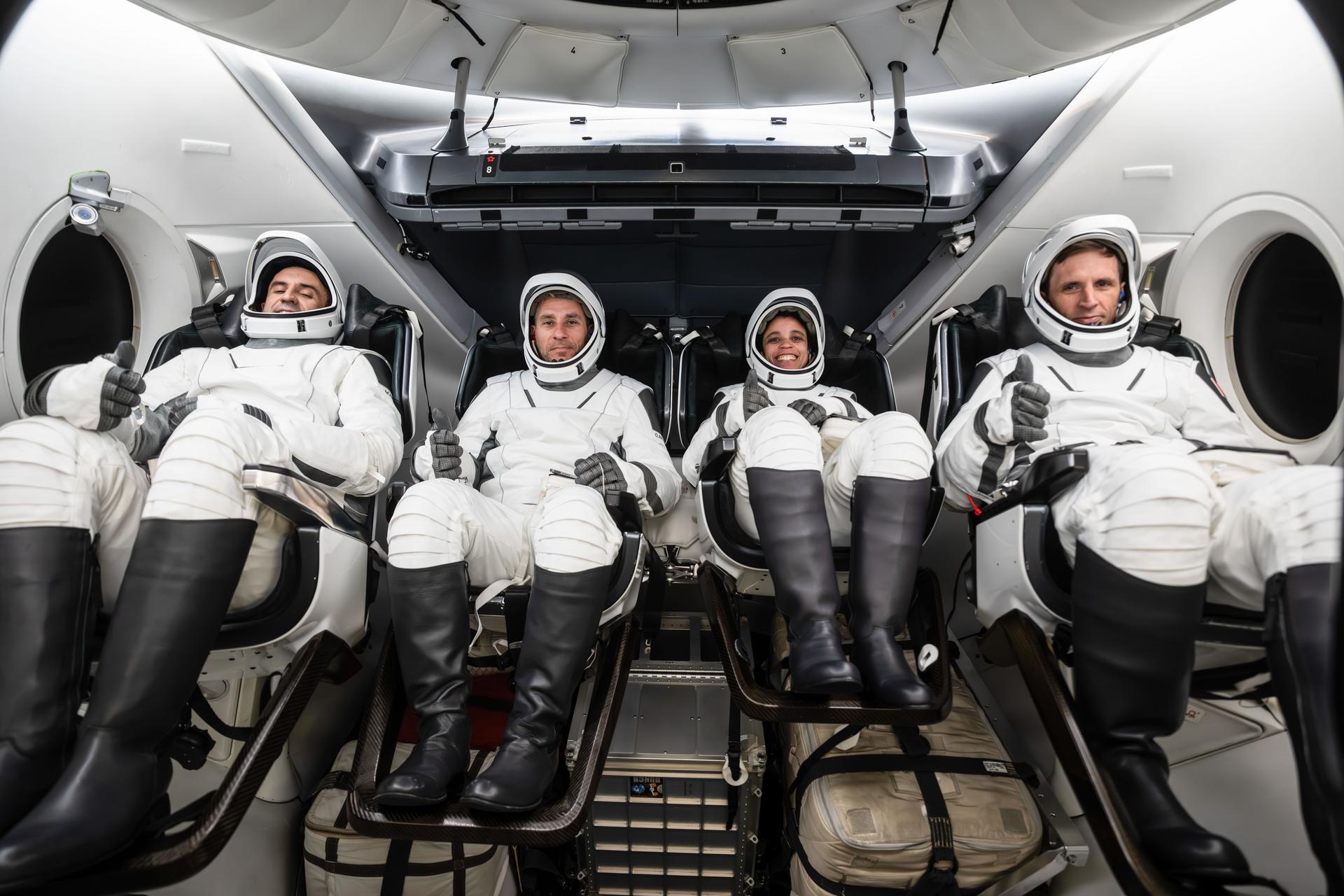 NASA ������� �������� �� ������ SpaceX Crew-13 � ���