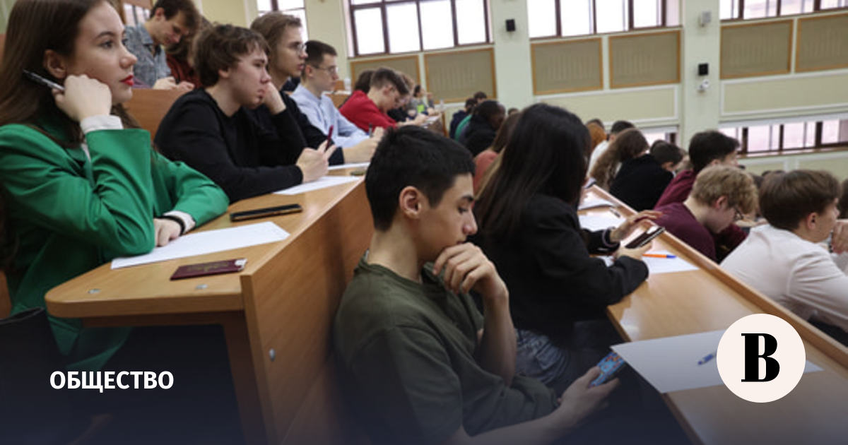 Иностранцев обяжут сдавать единый экзамен по русскому языку при поступлении в вузы Иностранцев обяжут сдавать единый экзамен по русскому языку при поступлении в вузы