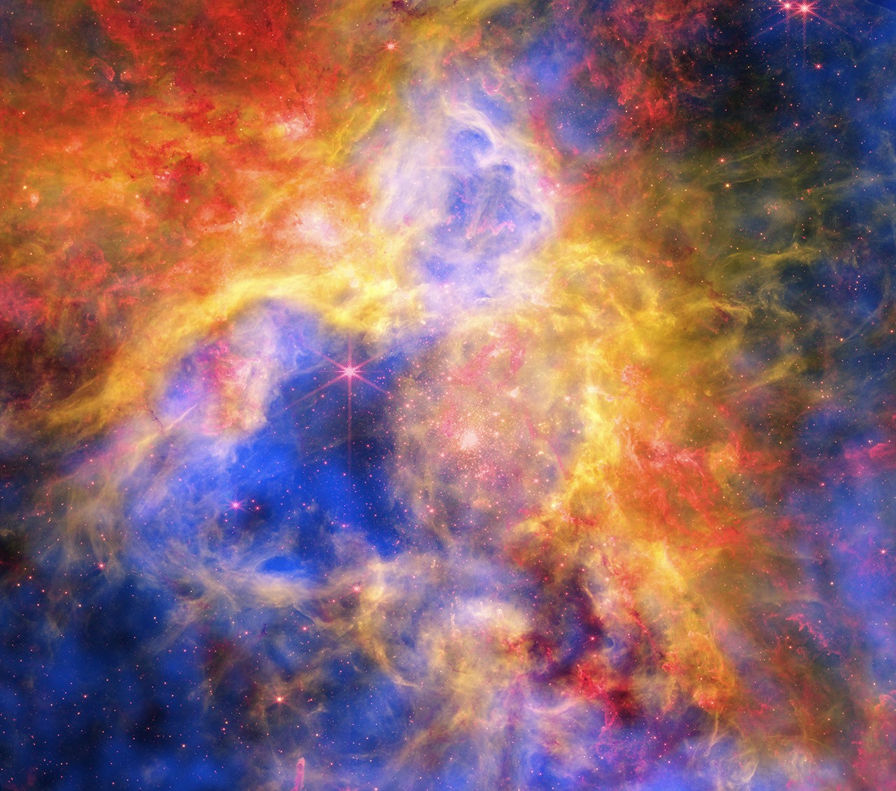 Новый «космический коллаж» от NASA показал туманность Тарантул в деталях