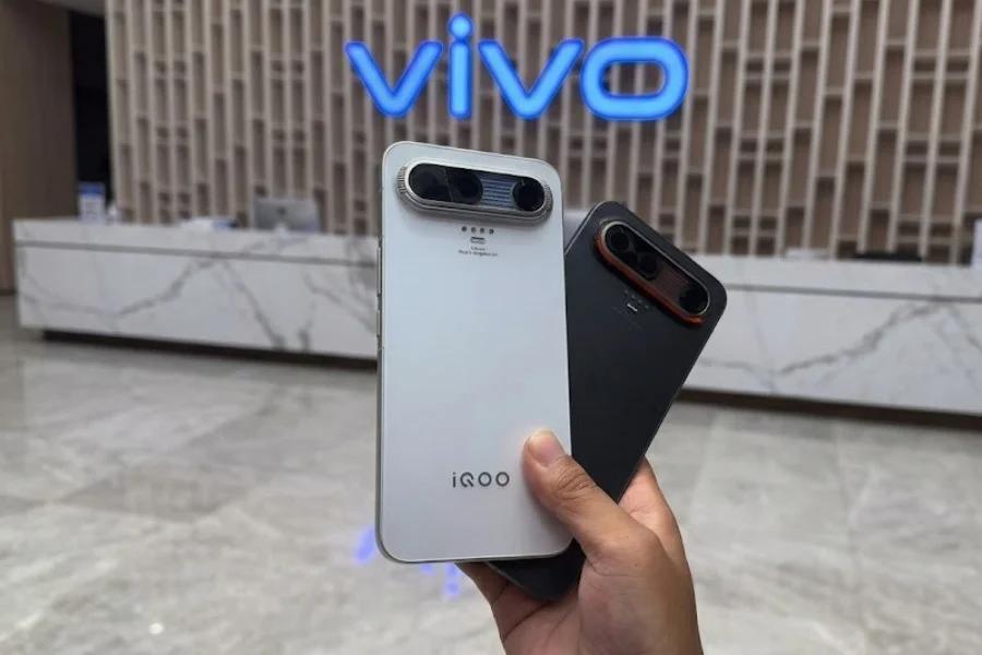 iQOO �������� ������� X: ������� 15 000 ����, ����� 240 �� � ������� ��������� Qualcomm