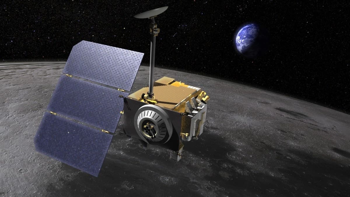 NASA впервые может заменить лунный LRO коммерческим аппаратом