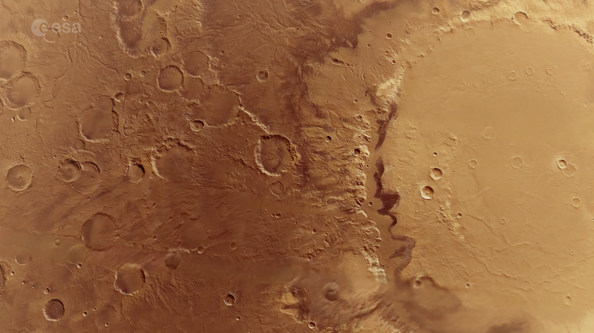 Mars Express облетел кратер Скиапарелли: находки о воде на Марсе