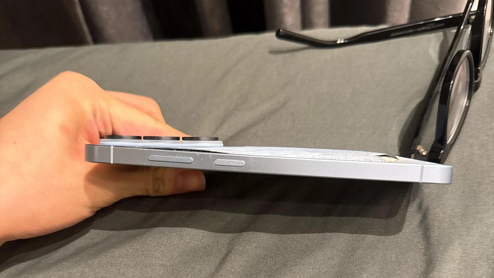 Вздутие аккумулятора Galaxy S26 Ultra: жалоба владельца спустя пару месяцев
