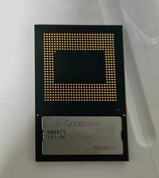 Snapdragon 8 Elite Gen 6 Pro засветилась на фото: новая компоновка для улучшения охлаждения
